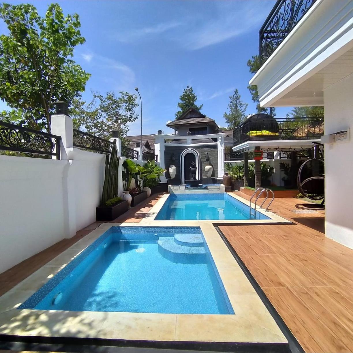 Villa Kota Bunga Malini 7 Cinengangirang Exterior photo
